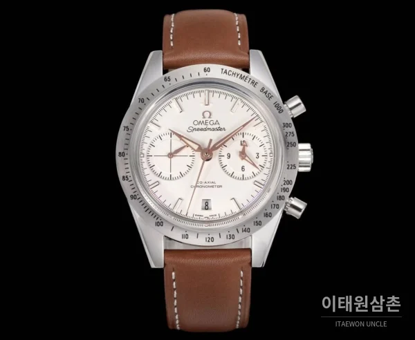 오메가 스피드마스터 '57 레더 화이트다이얼 크로노그래프 오토매틱 41.5mm 블랙 / 실버