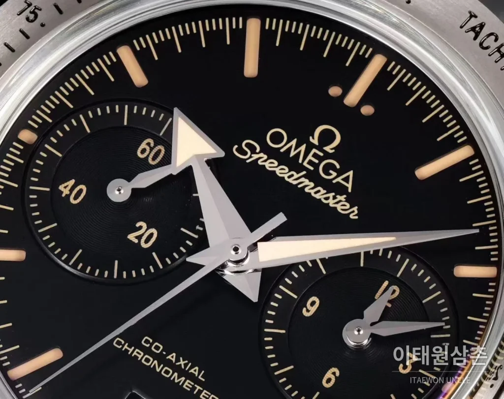 오메가 스피드마스터 57 스틸 블랙다이얼 크로노그래프 오토매틱 41.5mm 블랙 / 실버 스틸 브레이슬릿