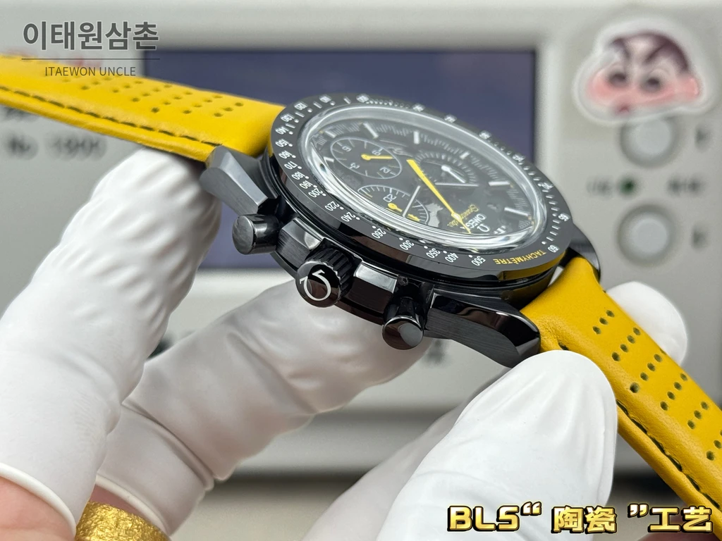 오메가 스피드마스터 아폴로8 블랙세라믹 스켈레톤 옐로우 크로노그래프 러버밴드 44.25mm