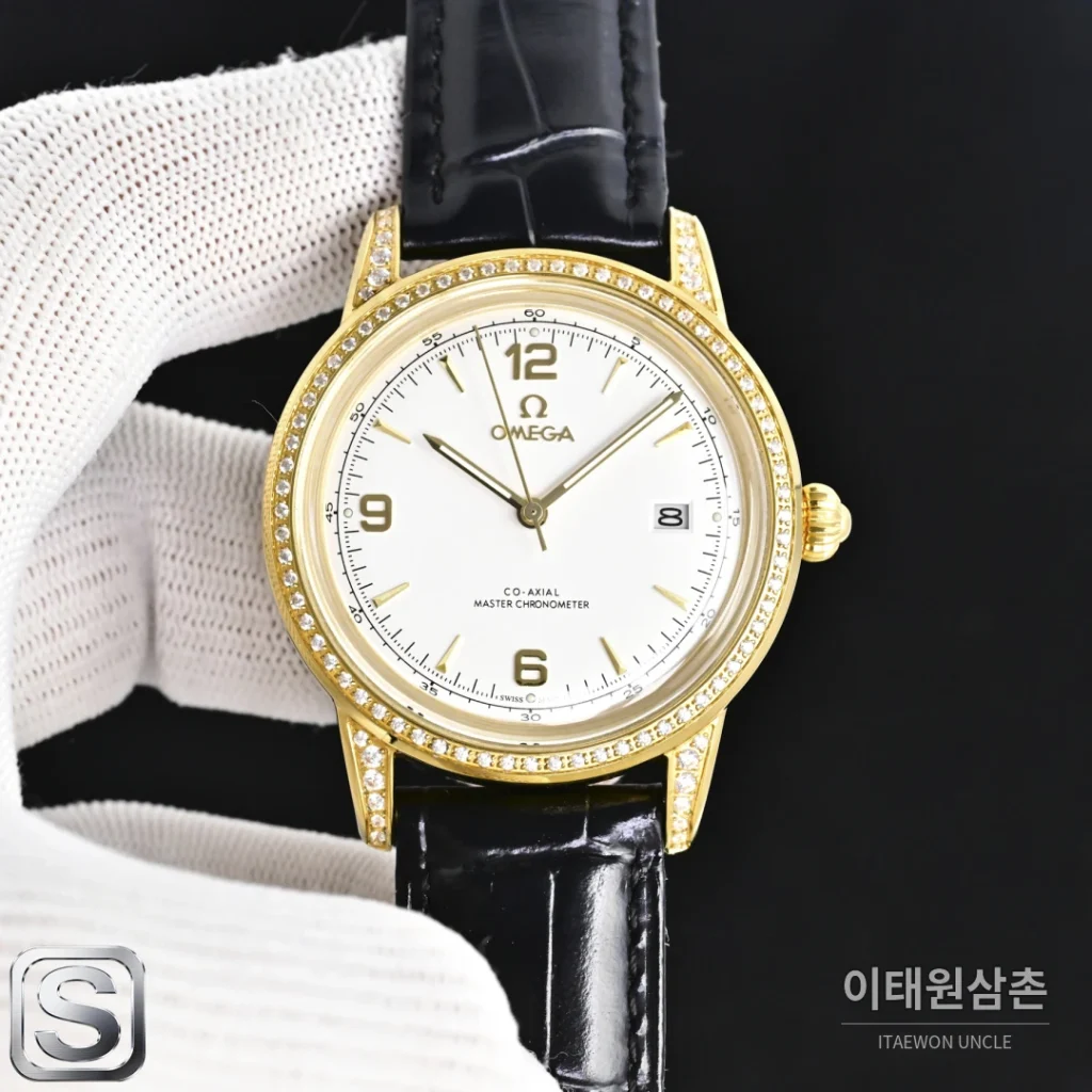 오메가 스피드마스터 오토매틱 40mm 화이트 다이얼 블랙 가죽 스트랩 골드 베젤