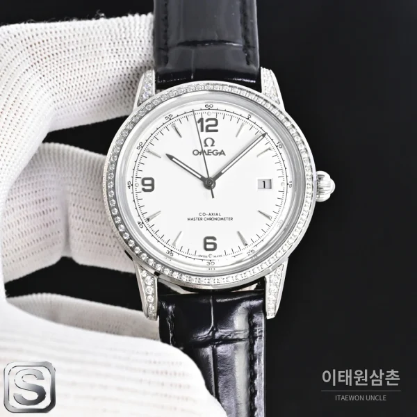 오메가 스피드마스터 오토매틱 40mm 화이트 다이얼 블랙 가죽 스트랩 실버 베젤