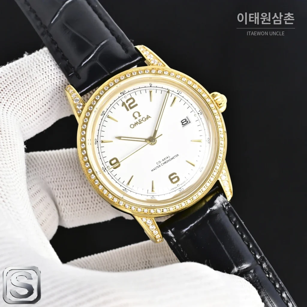 오메가 스피드마스터 오토매틱 40mm 화이트 다이얼 블랙 가죽 스트랩 골드 베젤