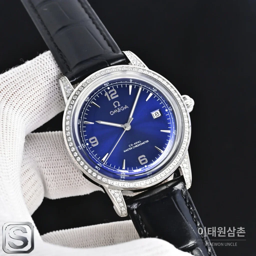 오메가 스피드마스터 오토매틱 40mm 화이트 다이얼 블랙 가죽 스트랩 실버 베젤