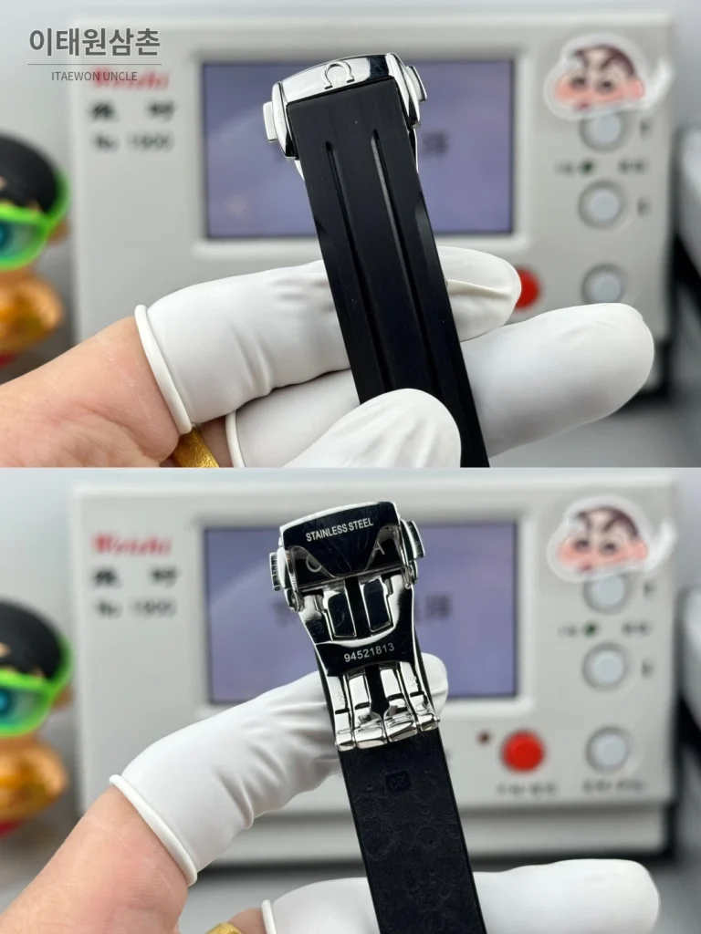 오메가 스피드마스터 크로노그래프 오토매틱 42mm 블랙 다이얼 블랙 러버 스트랩 블랙 베젤
