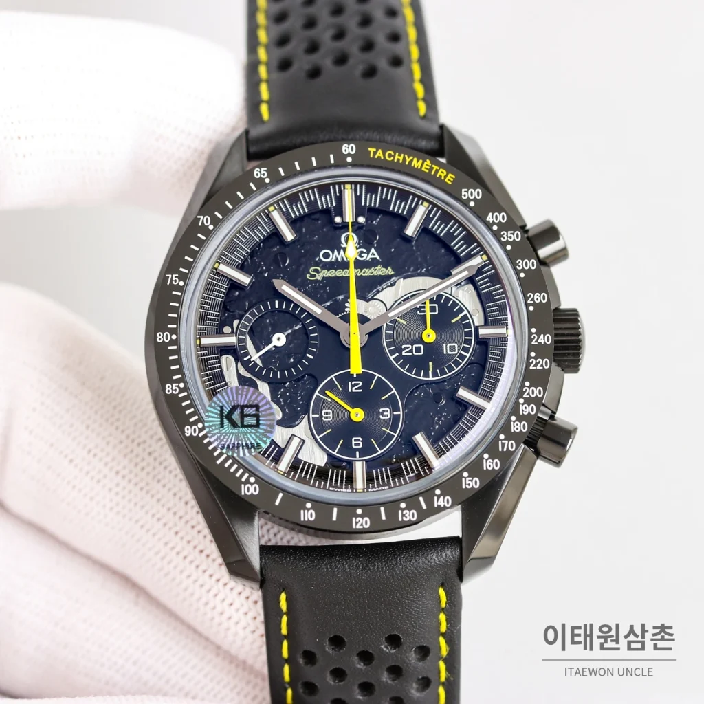 오메가 스피드마스터 크로노그래프 오토매틱 44mm 스켈레톤 다이얼 블랙 러버 스트랩