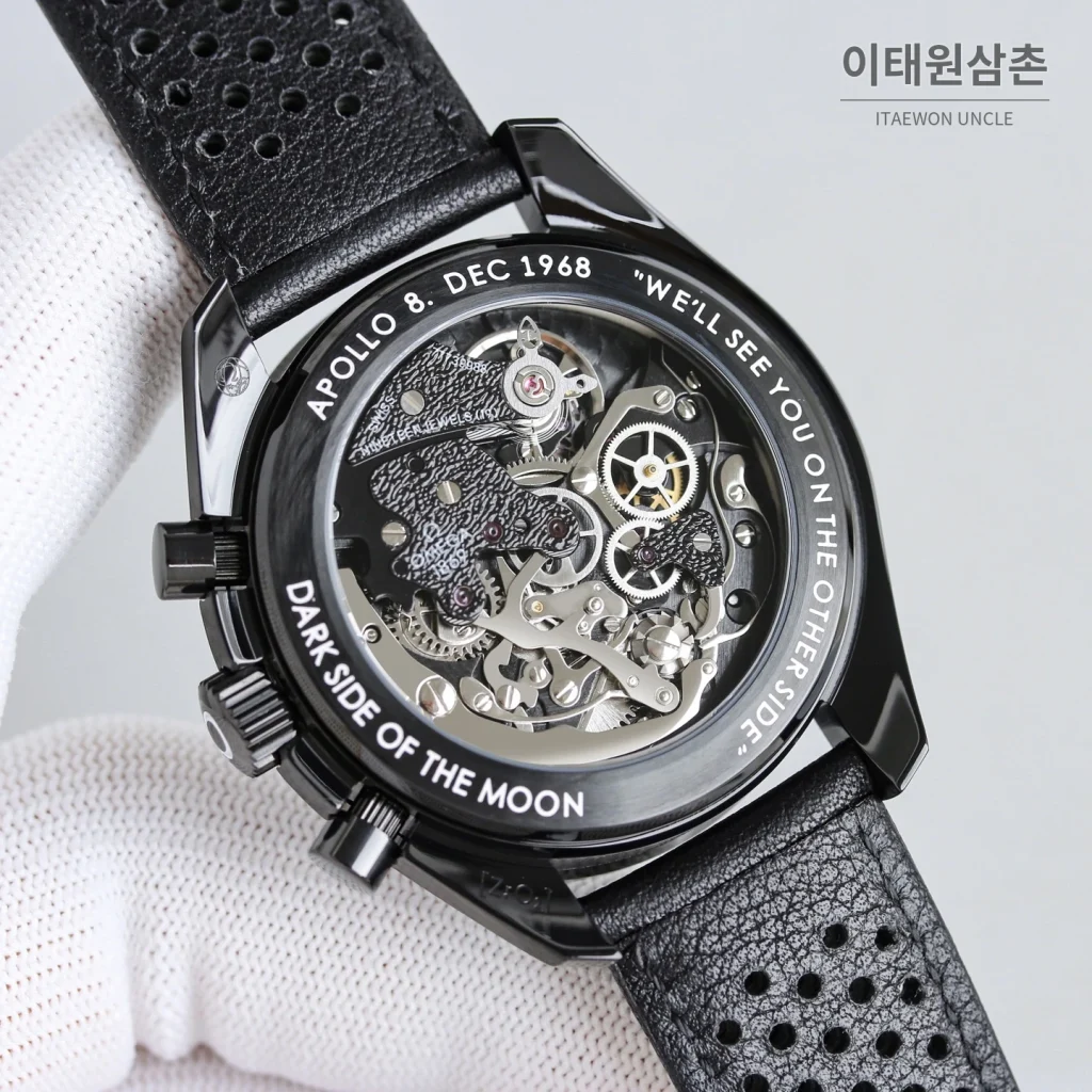 오메가 스피드마스터 크로노그래프 오토매틱 44mm 스켈레톤 다이얼 블랙 러버 스트랩