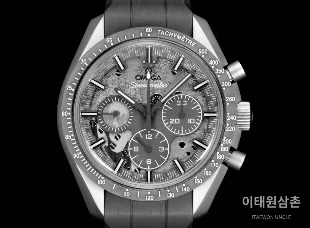 오메가 스피드마스터 다크사이드 문페이즈 세라믹 스켈레톤 오토매틱 44.25mm 그레이