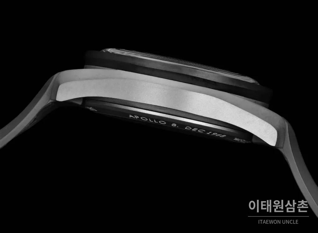 오메가 스피드마스터 다크사이드 문페이즈 세라믹 스켈레톤 오토매틱 44.25mm 그레이