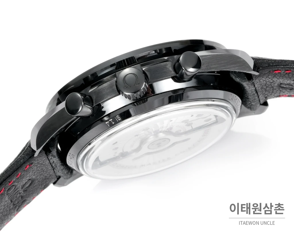 오메가 스피드마스터 문워치 세라믹 크로노그래프 블랙 베젤 화이트 인덱스 오토매틱 44.25mm 블랙 다이얼 블랙 가죽 스트랩