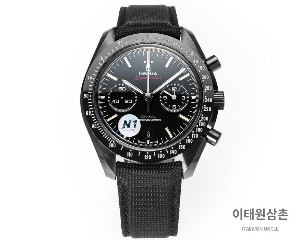 오메가 스피드마스터 문워치 세라믹 크로노그래프 블랙 베젤 화이트 인덱스 오토매틱 44.25mm 블랙 다이얼 블랙 나일론 스트랩
