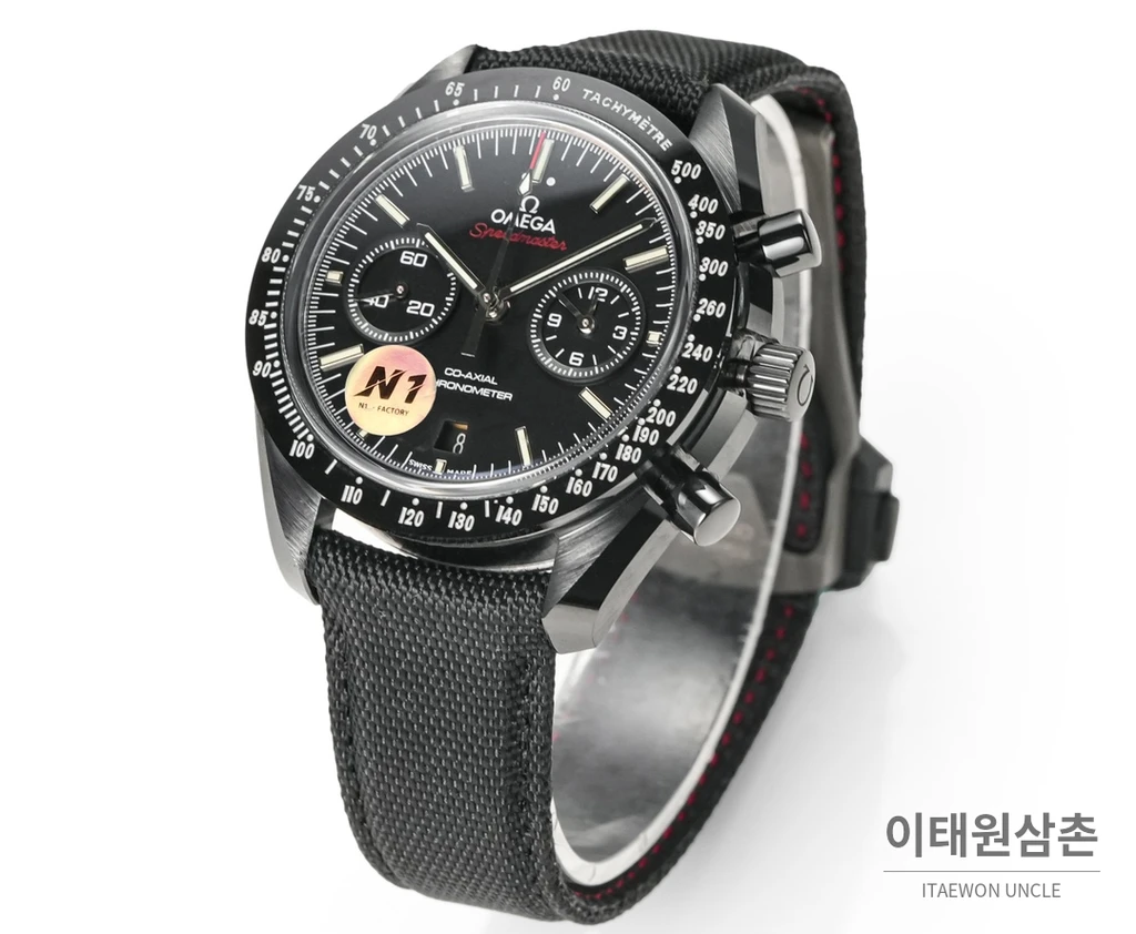 오메가 스피드마스터 문워치 세라믹 크로노그래프 블랙 베젤 화이트 인덱스 오토매틱 44.25mm 블랙 다이얼 블랙 나일론 스트랩