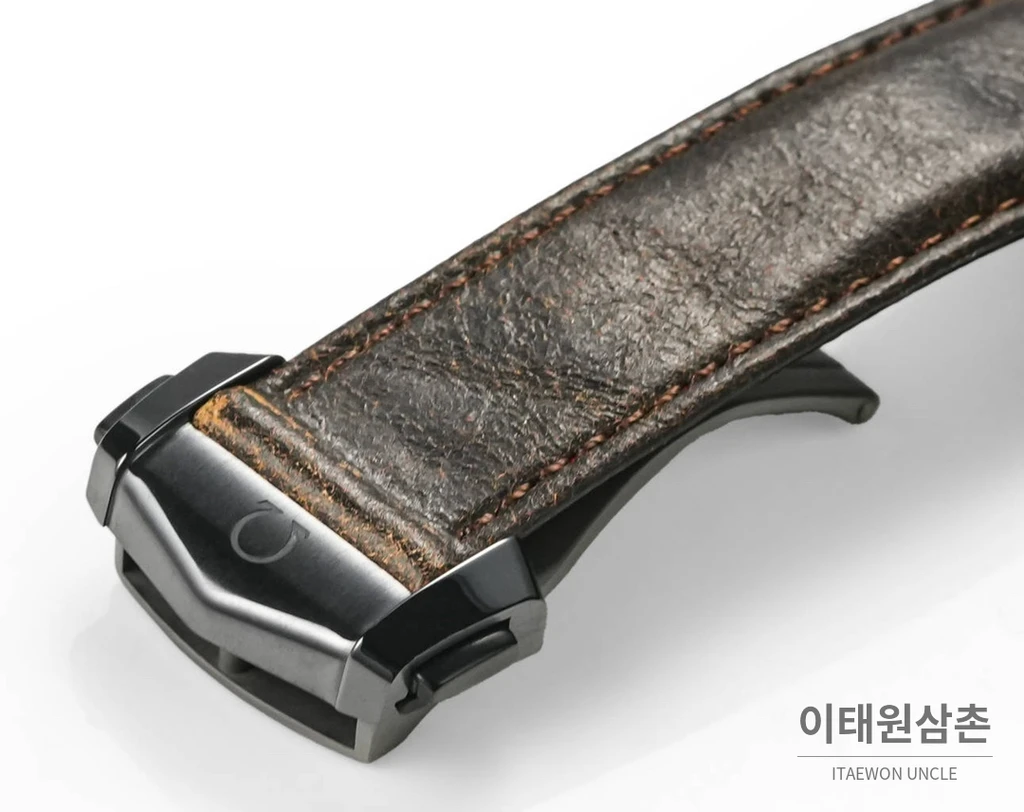 오메가 스피드마스터 문워치 세라믹 크로노그래프 브라운 오토매틱 44.25mm