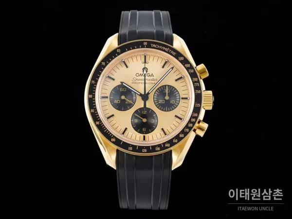 오메가 스피드마스터 문워치 그린 골드 크로노그래프 오토매틱 42mm 그린 / 블랙 골드 블랙 러버 스트랩
