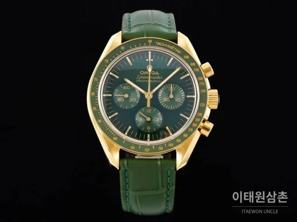 오메가 스피드마스터 문워치 그린 골드 크로노그래프 오토매틱 42mm 그린 / 블랙 골드 그린 가죽 스트랩