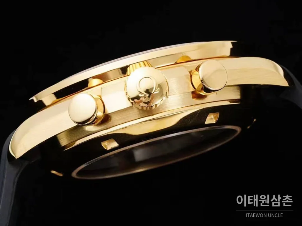 오메가 스피드마스터 문워치 그린 골드 크로노그래프 오토매틱 42mm 그린 / 블랙 골드 블랙 러버 스트랩