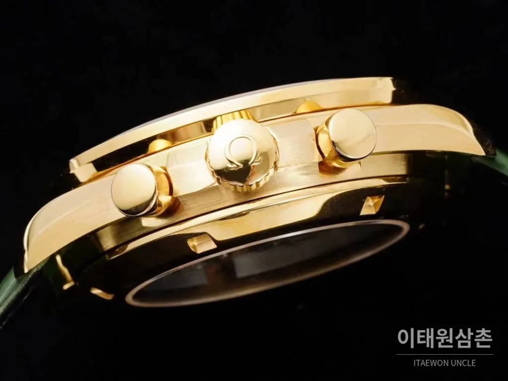 오메가 스피드마스터 문워치 그린 골드 크로노그래프 오토매틱 42mm 그린 / 블랙 골드 그린 가죽 스트랩