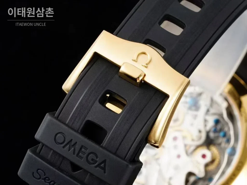 오메가 스피드마스터 문워치 그린 골드 크로노그래프 오토매틱 42mm 그린 / 블랙 골드 블랙 러버 스트랩