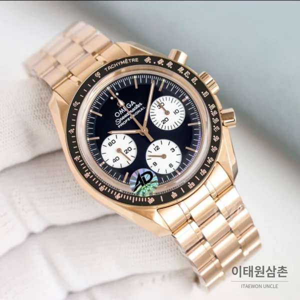 오메가 스피드마스터 문워치 리버스 팬더 크로노그래프 매뉴얼 42mm 블랙 다이얼 로즈골드 브레이슬릿 오메가 스피드마스터 문워치 리버스 팬더 크로노그래프 매뉴얼 42mm 블랙 다이얼 로즈골드 브레이슬릿