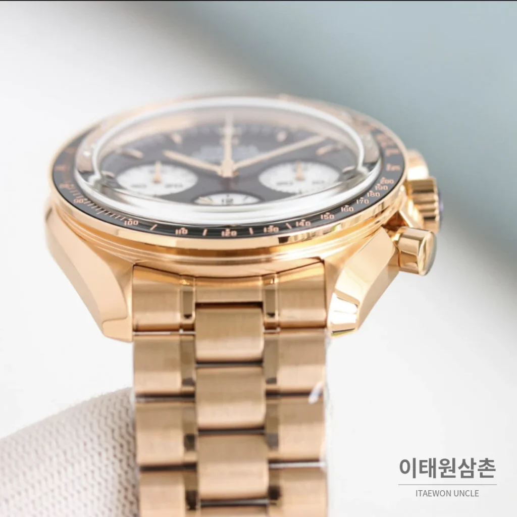 오메가 스피드마스터 문워치 리버스 팬더 크로노그래프 매뉴얼 42mm 블랙 다이얼 로즈골드 브레이슬릿