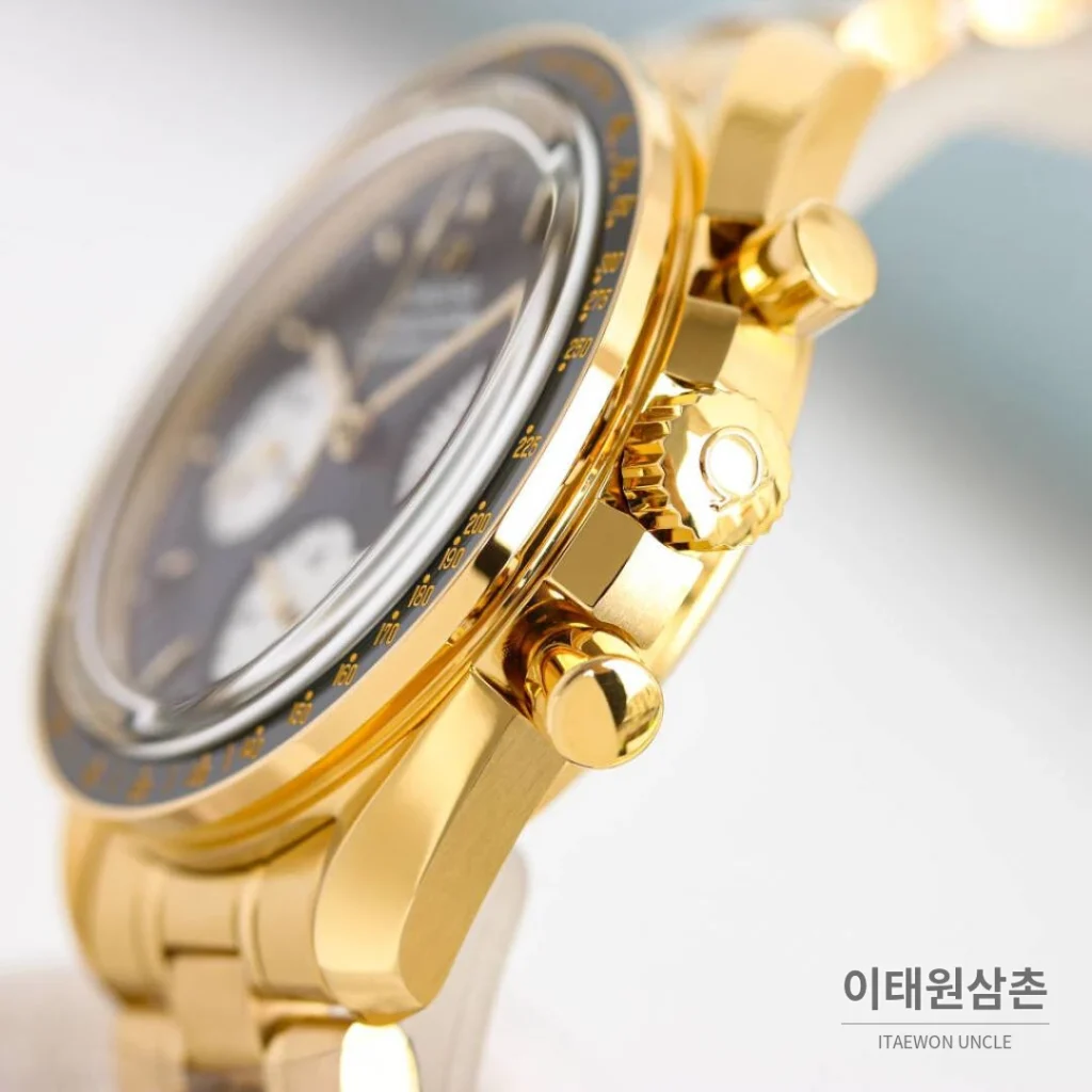 오메가 스피드마스터 문워치 리버스 팬더 크로노그래프 매뉴얼 42mm 블랙 다이얼 골드 브레이슬릿