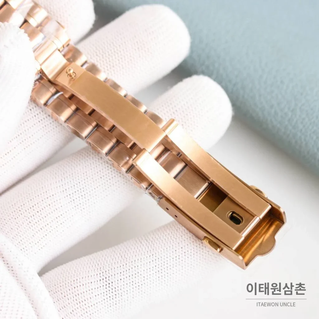 오메가 스피드마스터 문워치 리버스 팬더 크로노그래프 매뉴얼 42mm 블랙 다이얼 로즈골드 브레이슬릿