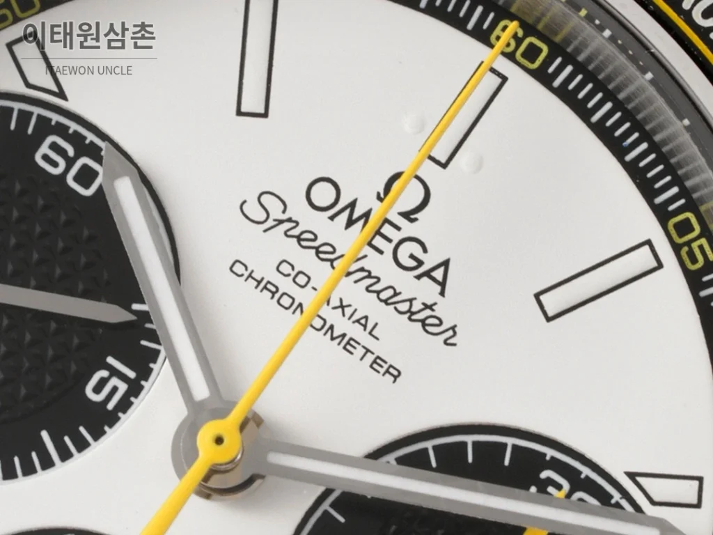 오메가 스피드마스터 레이싱 그레이다이얼 크로노그래프 오토매틱 40mm (2)