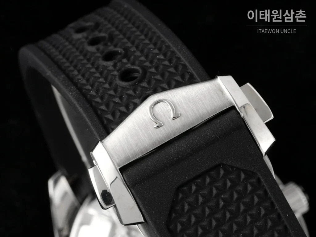 오메가 스피드마스터 레이싱 그레이다이얼 크로노그래프 오토매틱 40mm (2)
