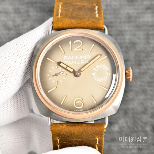 파네라이 루미노르 오토매틱 샴페인 다이얼