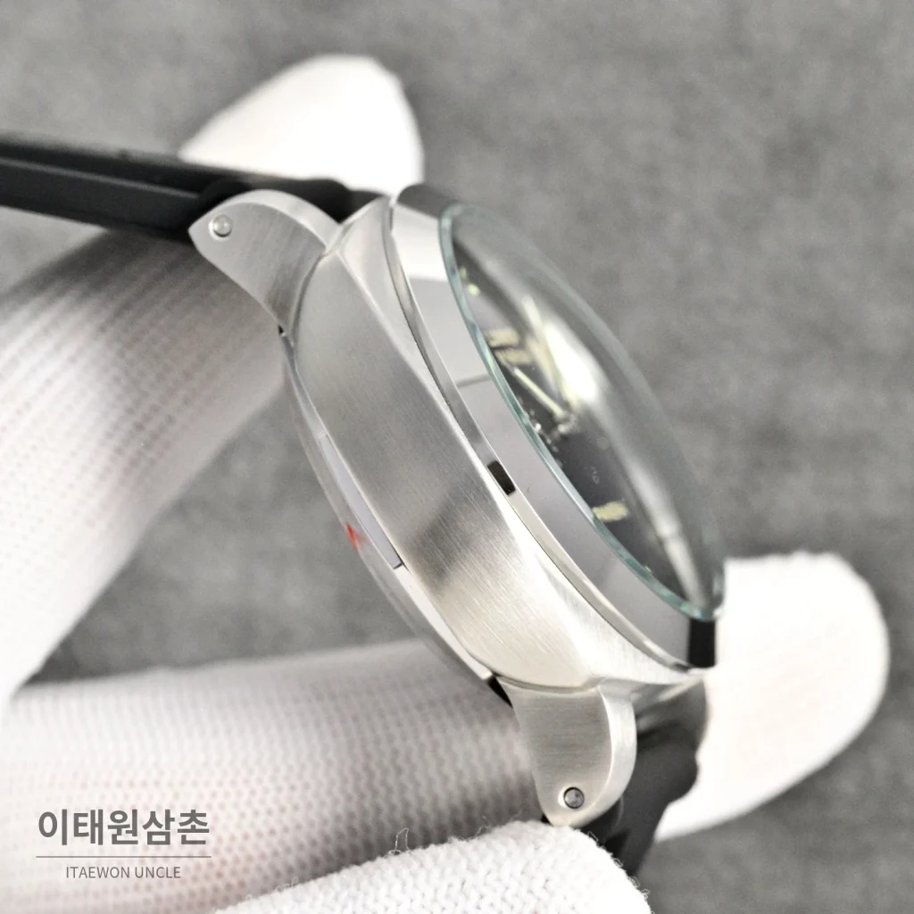 파네라이 루미노르 마리나 오토매틱 44mm 네이비 다이얼