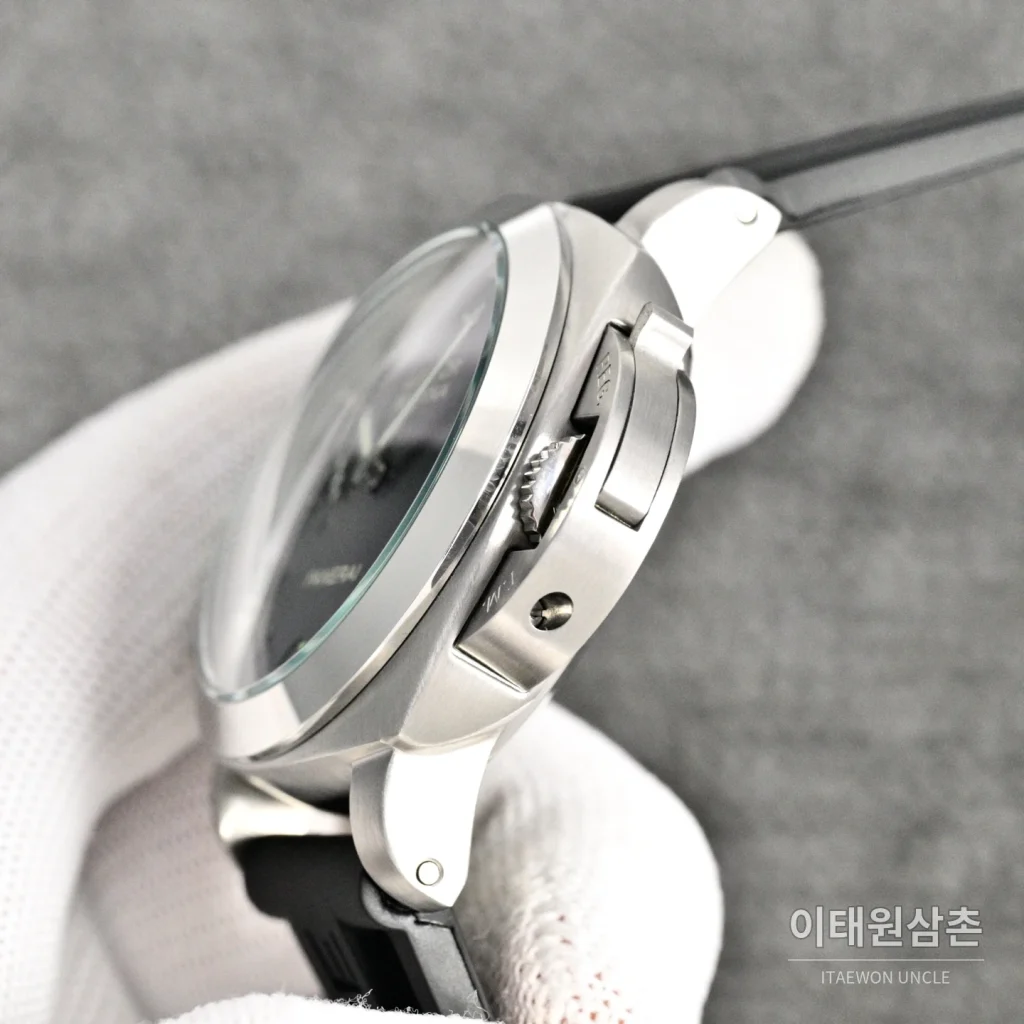 파네라이 루미노르 마리나 오토매틱 44mm 네이비 다이얼