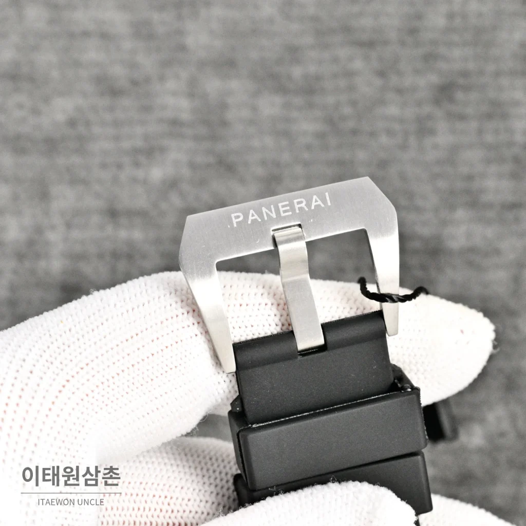 파네라이 루미노르 마리나 오토매틱 44mm 네이비 다이얼