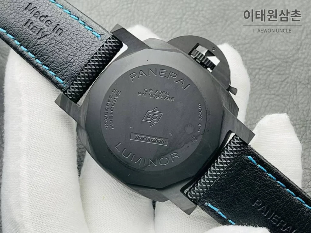 파네라이 루미노르 PAM01661 카본 샌드위치다이얼 블루야광 오토매틱 44mm