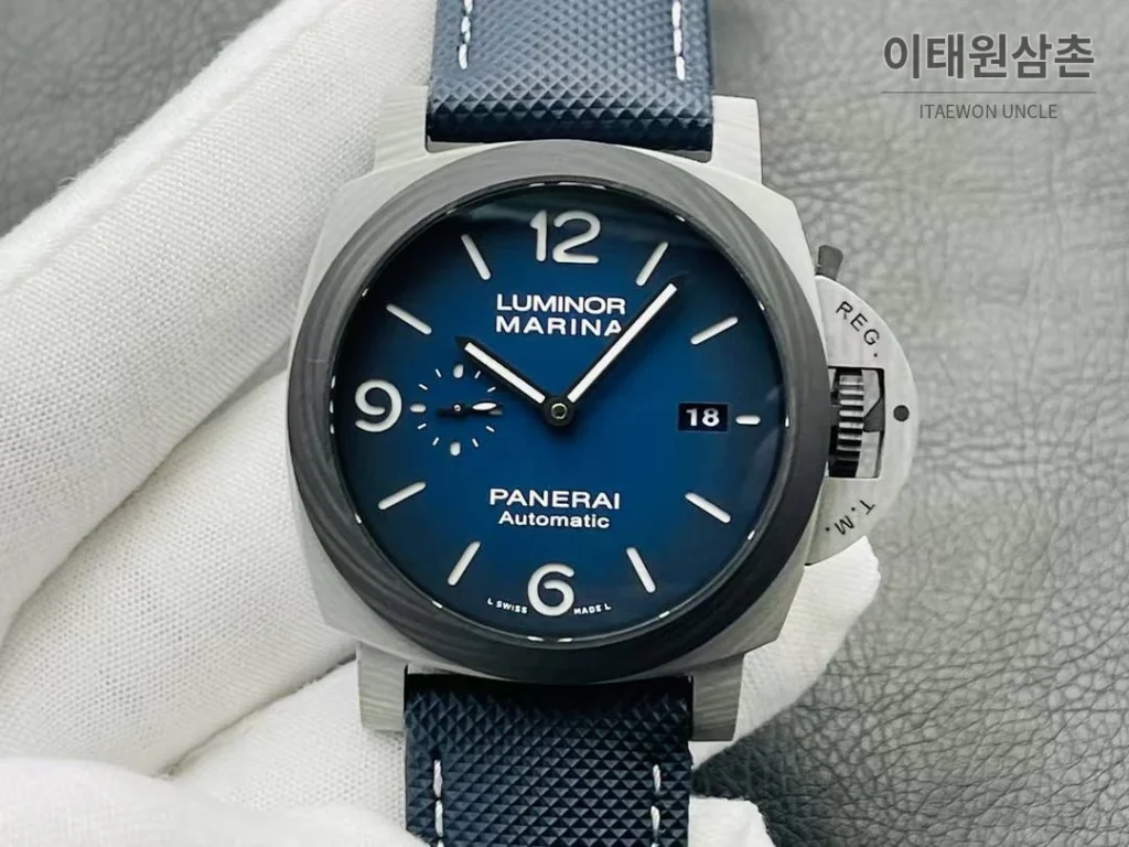 파네라이 루미노르 PAM1663 카본 스모크블루다이얼 오토매틱 44mm 네이비 러버 스트랩