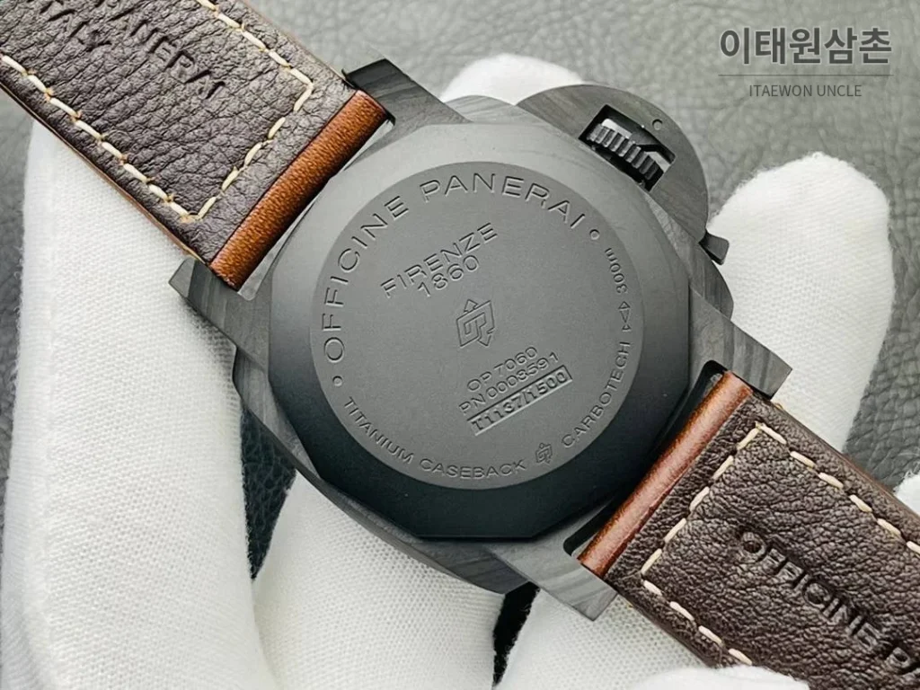 파네라이 루미노르 PAM661 카본 빈티지다이얼 블루세컨즈 오토매틱 44mm