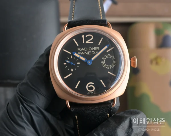 파네라이 루미노르 스틸 샌드위치 다이얼 수동 메커니컬 44mm 블랙 블랙 가죽 스트랩 파네라이 루미노르 스틸 샌드위치 다이얼 수동 메커니컬 44mm 블랙 블랙 가죽 스트랩
