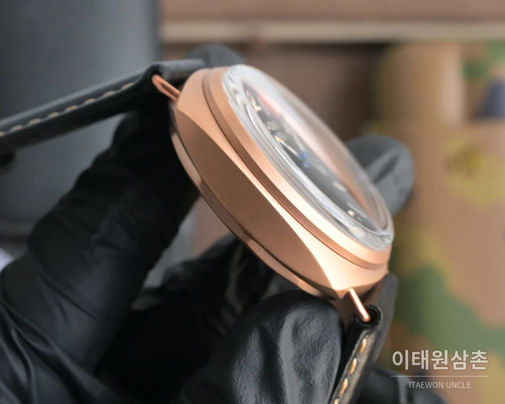파네라이 루미노르 스틸 샌드위치 다이얼 수동 메커니컬 44mm 블랙 블랙 가죽 스트랩