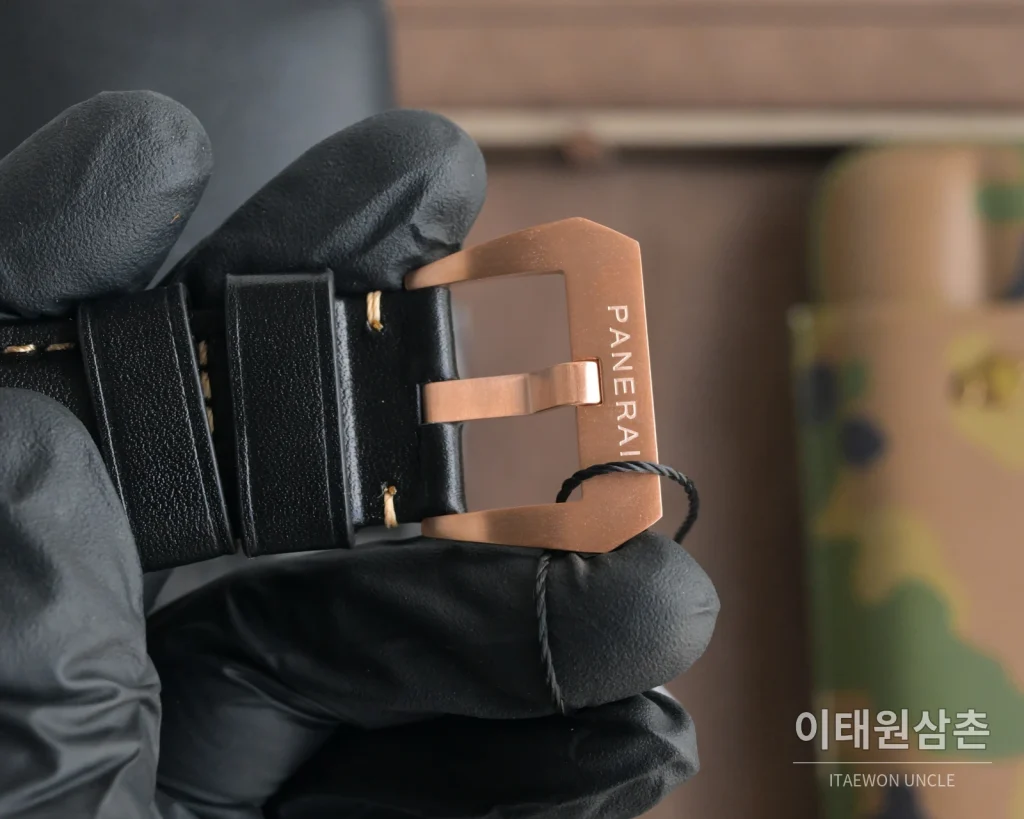 파네라이 루미노르 스틸 샌드위치 다이얼 수동 메커니컬 44mm 블랙 블랙 가죽 스트랩