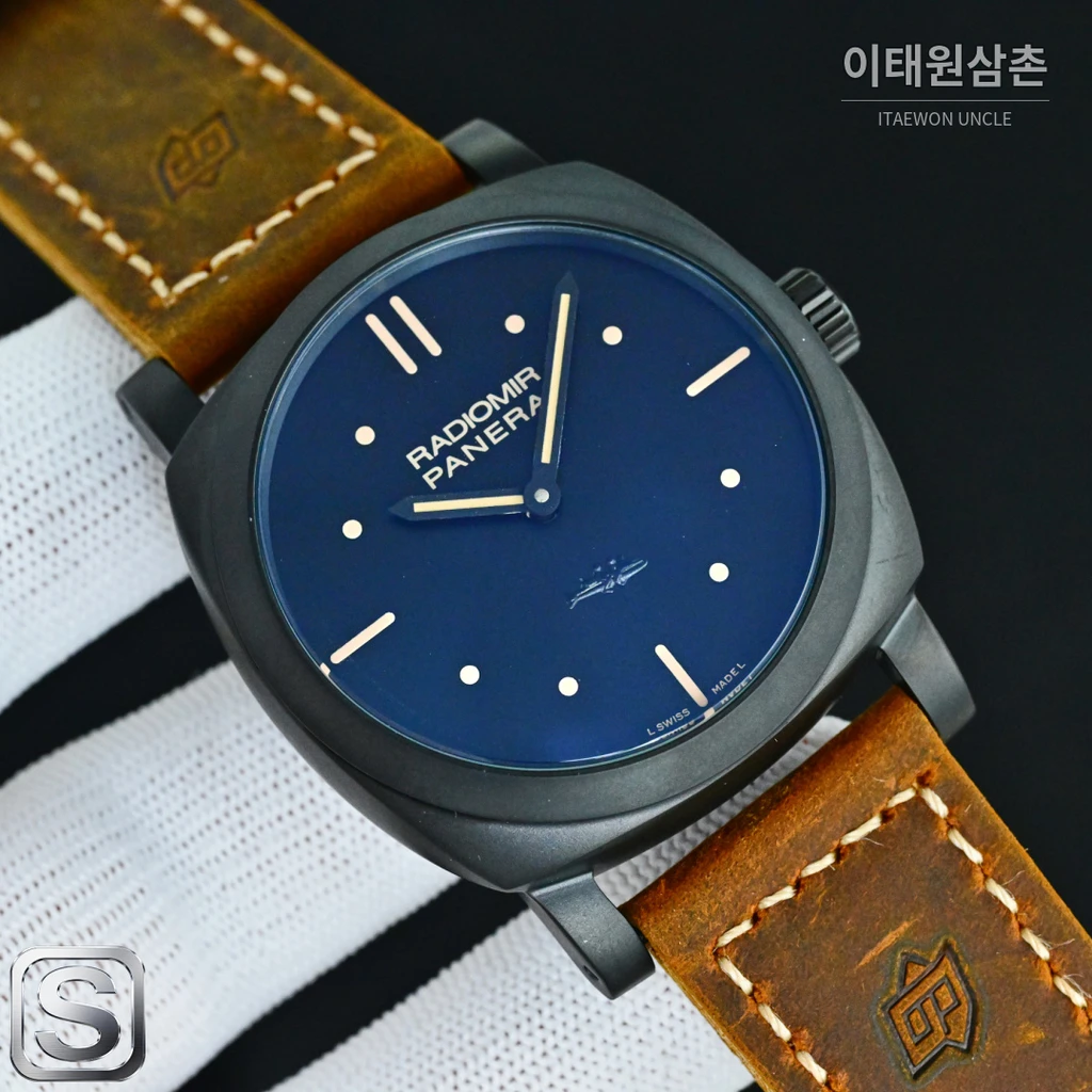 파네라이 라디오미르 1940 316L 로즈골드 카프스킨 오토매틱 44mm 로즈골드 톤