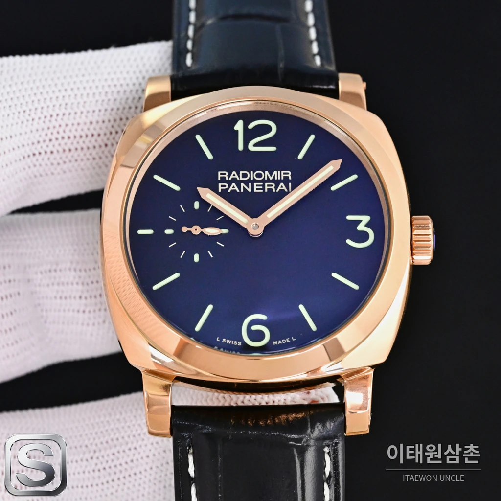 파네라이 라디오미르 1940 316L 로즈골드 카프스킨 오토매틱 44mm 로즈골드 톤 블랙 가죽 스트랩