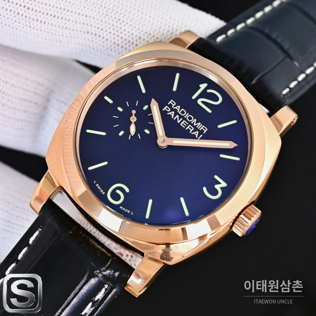 파네라이 라디오미르 1940 316L 로즈골드 카프스킨 오토매틱 44mm 로즈골드 톤 블랙 가죽 스트랩