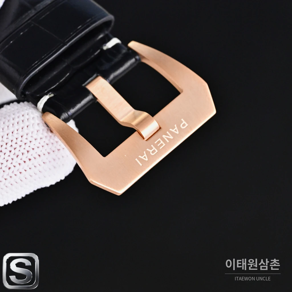 파네라이 라디오미르 1940 316L 로즈골드 카프스킨 오토매틱 44mm 로즈골드 톤 블랙 가죽 스트랩