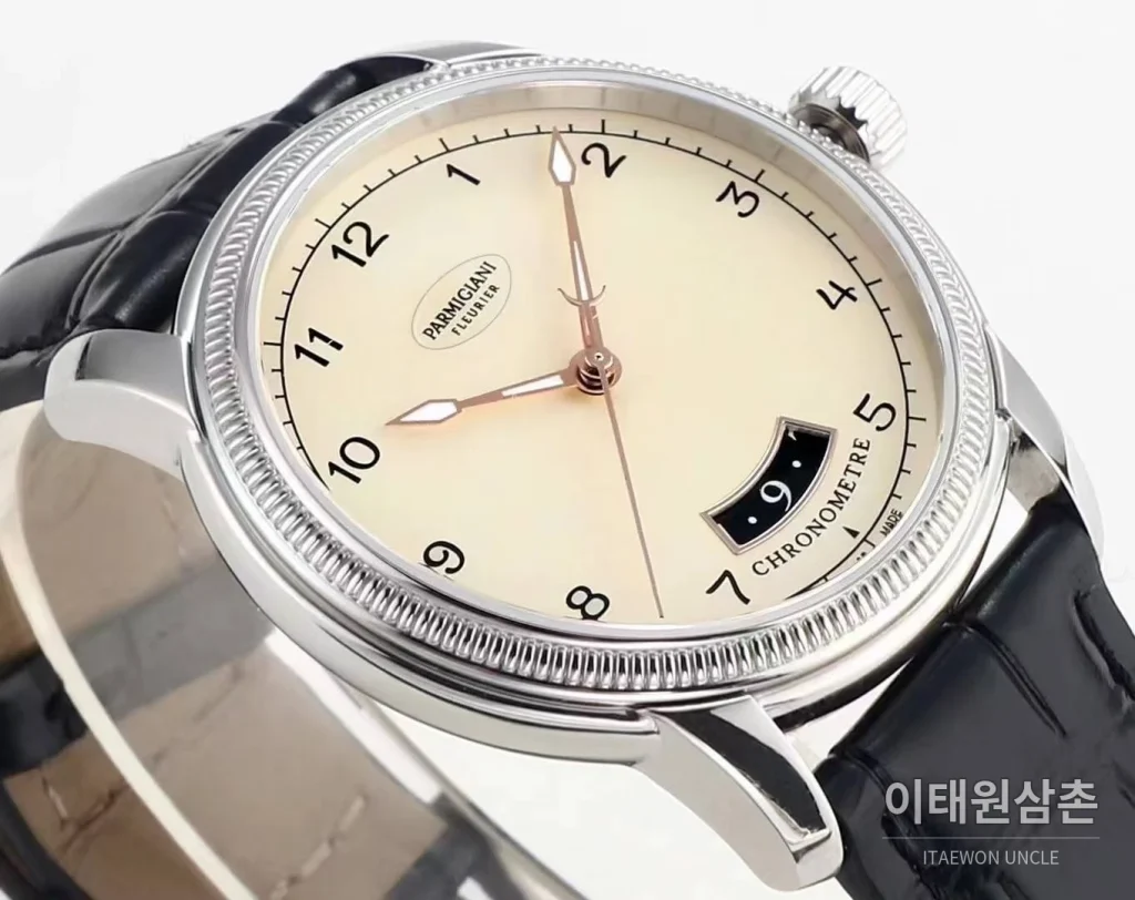 파르미지아니 플리에르 PFC423 초박형 에나멜다이얼 드레스 오토매틱 40mm 화이트 블랙 가죽 스트랩