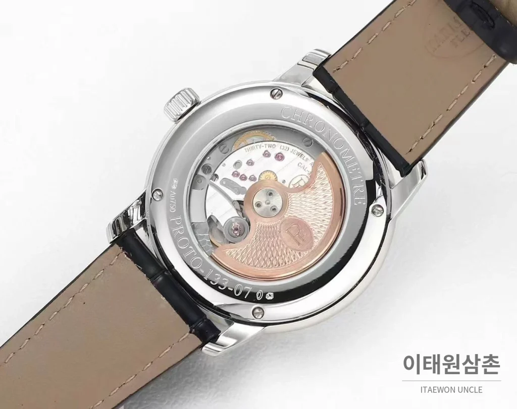 파르미지아니 플리에르 PFC423 초박형 에나멜다이얼 드레스 오토매틱 40mm 화이트 블랙 가죽 스트랩