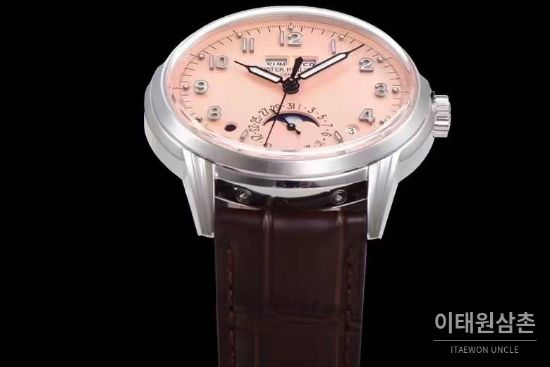 파텍필립 5320G 퍼페추얼 캘린더 문페이즈 크림 다이얼 오토매틱 40mm 크림 / 브라운