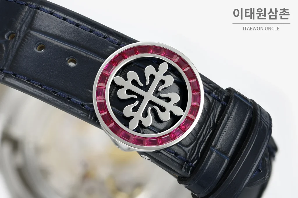 파텍필립 6104 오토매틱 44mm 네이비 다이얼 네이비 가죽 스트랩