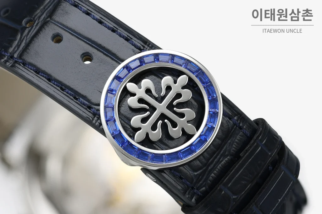 파텍필립 6104 오토매틱 44mm 네이비 다이얼 블랙 가죽 스트랩