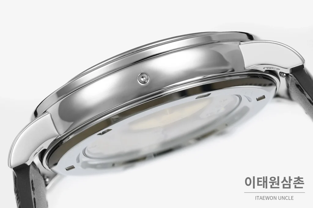 파텍필립 6104 오토매틱 44mm 네이비 다이얼 네이비 가죽 스트랩