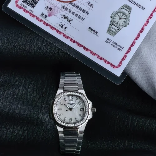 파텍필립 아쿠아넛 오토매틱 32mm 자개 다이얼 스틸 브레이슬릿
