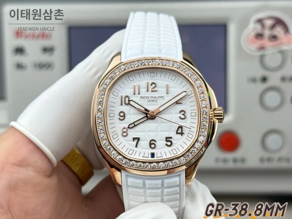 파텍필립 아쿠아넛 오토매틱 38.8mm 야광 효과
