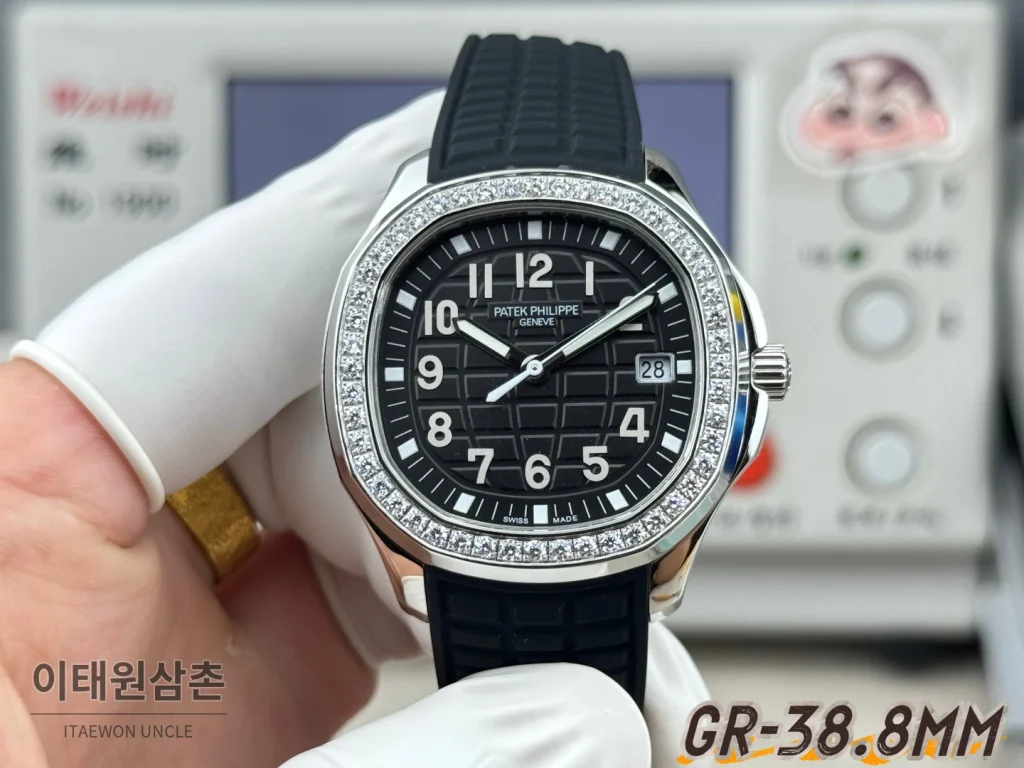 파텍필립 아쿠아넛 오토매틱 38.8mm 블랙